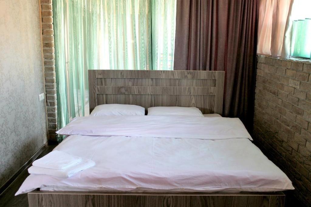 Hotel Phaliashvili Батуми Екстериор снимка