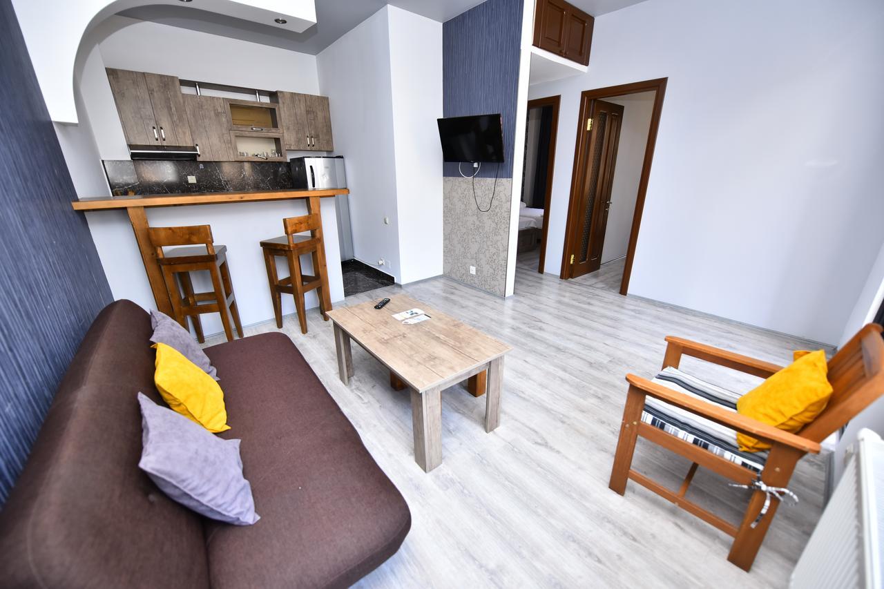 Hotel Phaliashvili Батуми Екстериор снимка