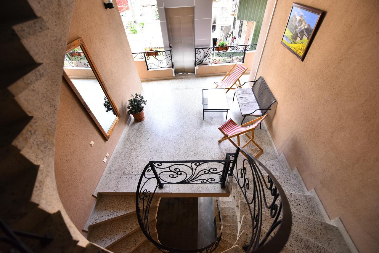 Hotel Phaliashvili Батуми Екстериор снимка