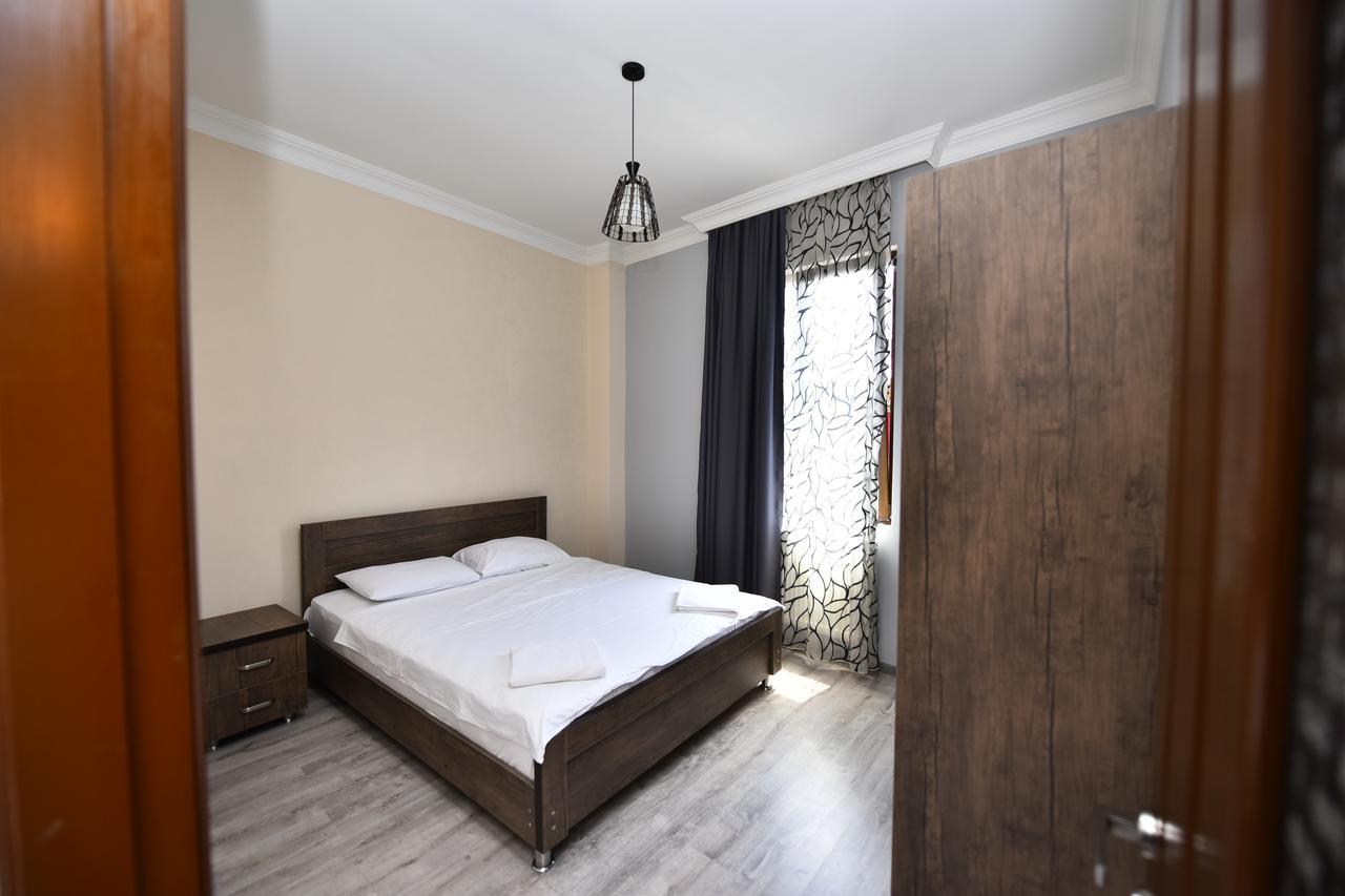 Hotel Phaliashvili Батуми Екстериор снимка