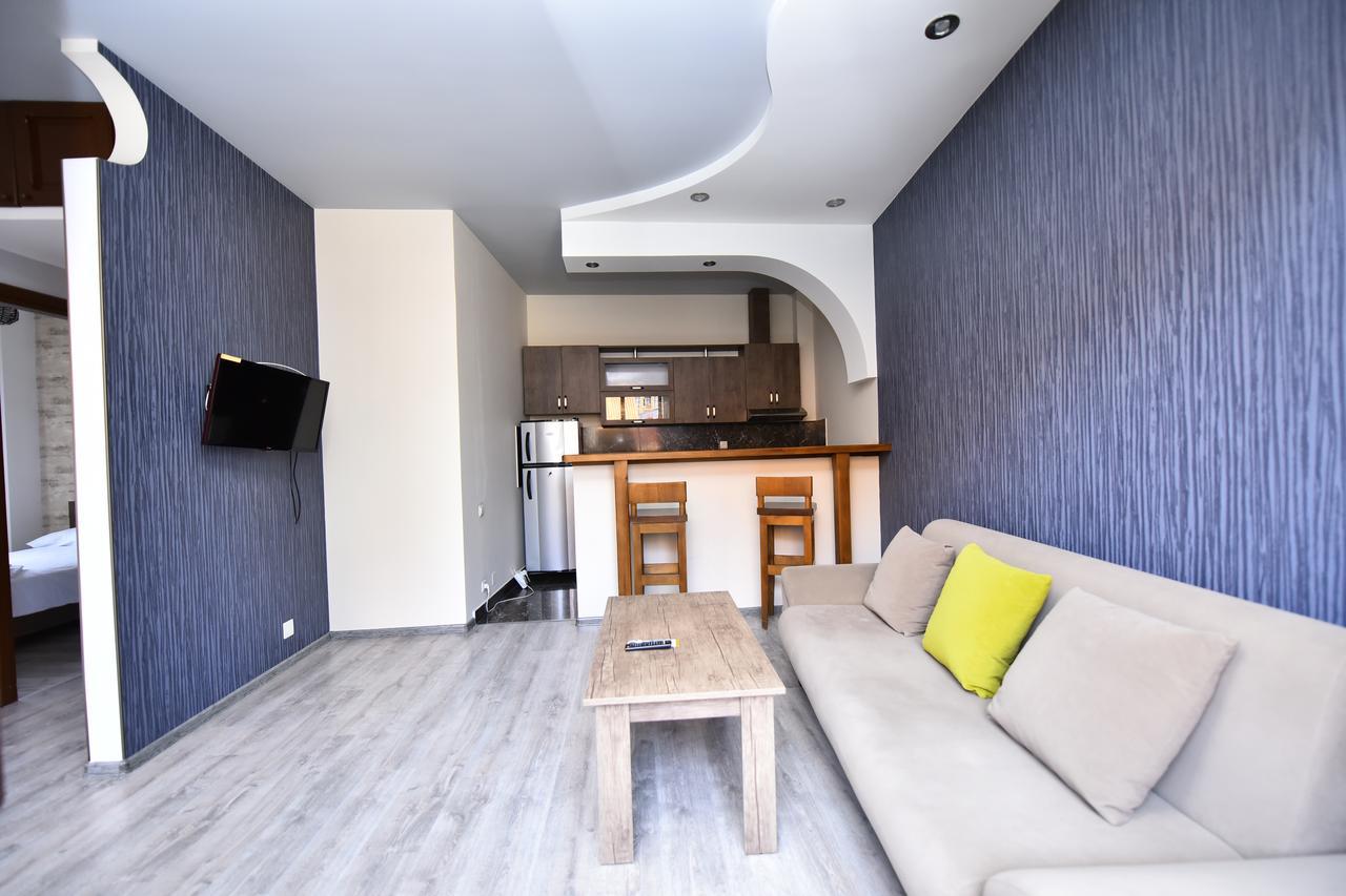 Hotel Phaliashvili Батуми Екстериор снимка