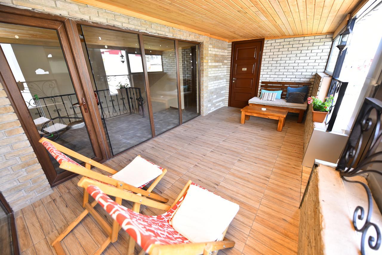 Hotel Phaliashvili Батуми Екстериор снимка